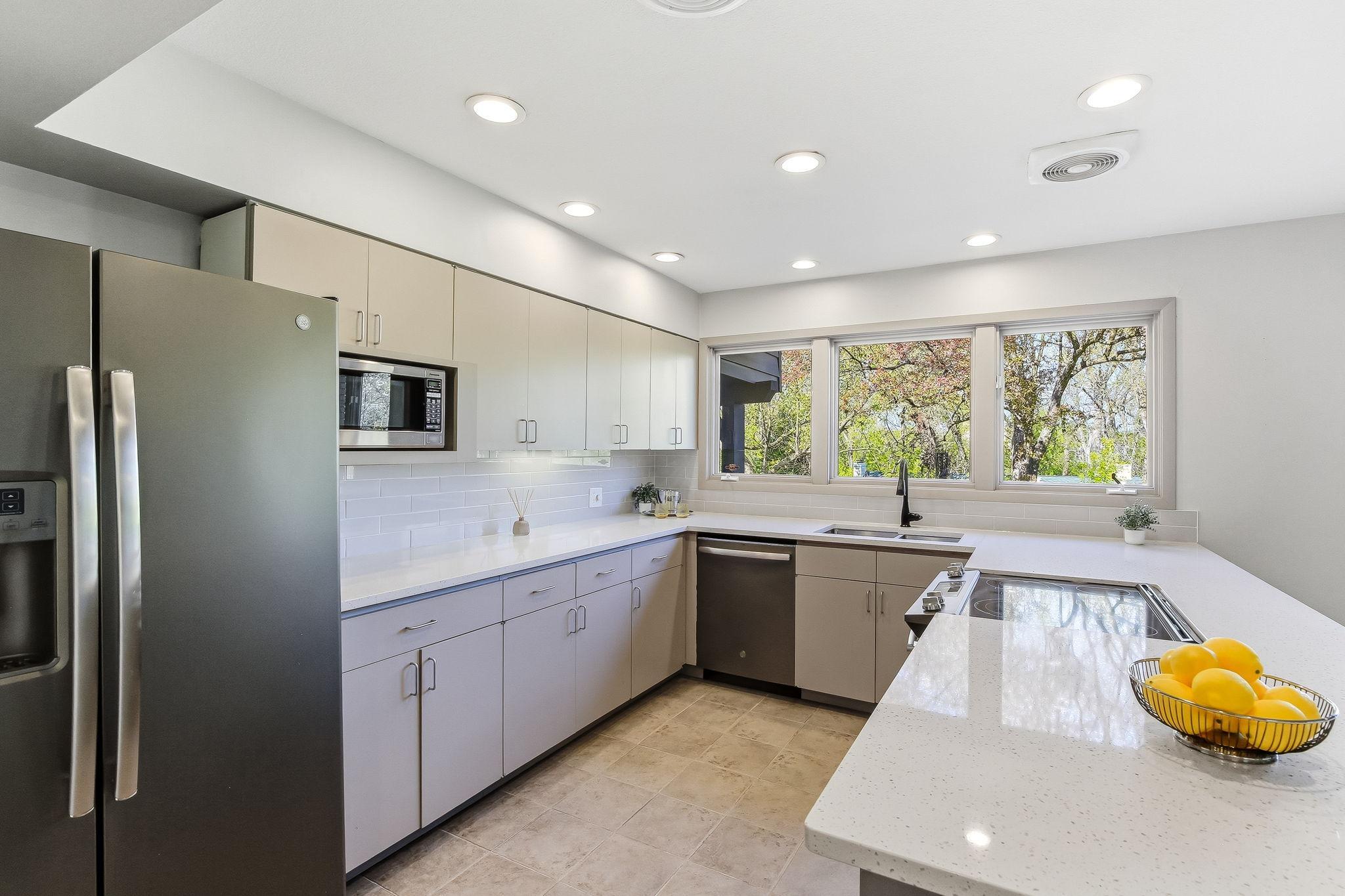 34-web-or-mls-323-Burntside-Dr-34.jpg
