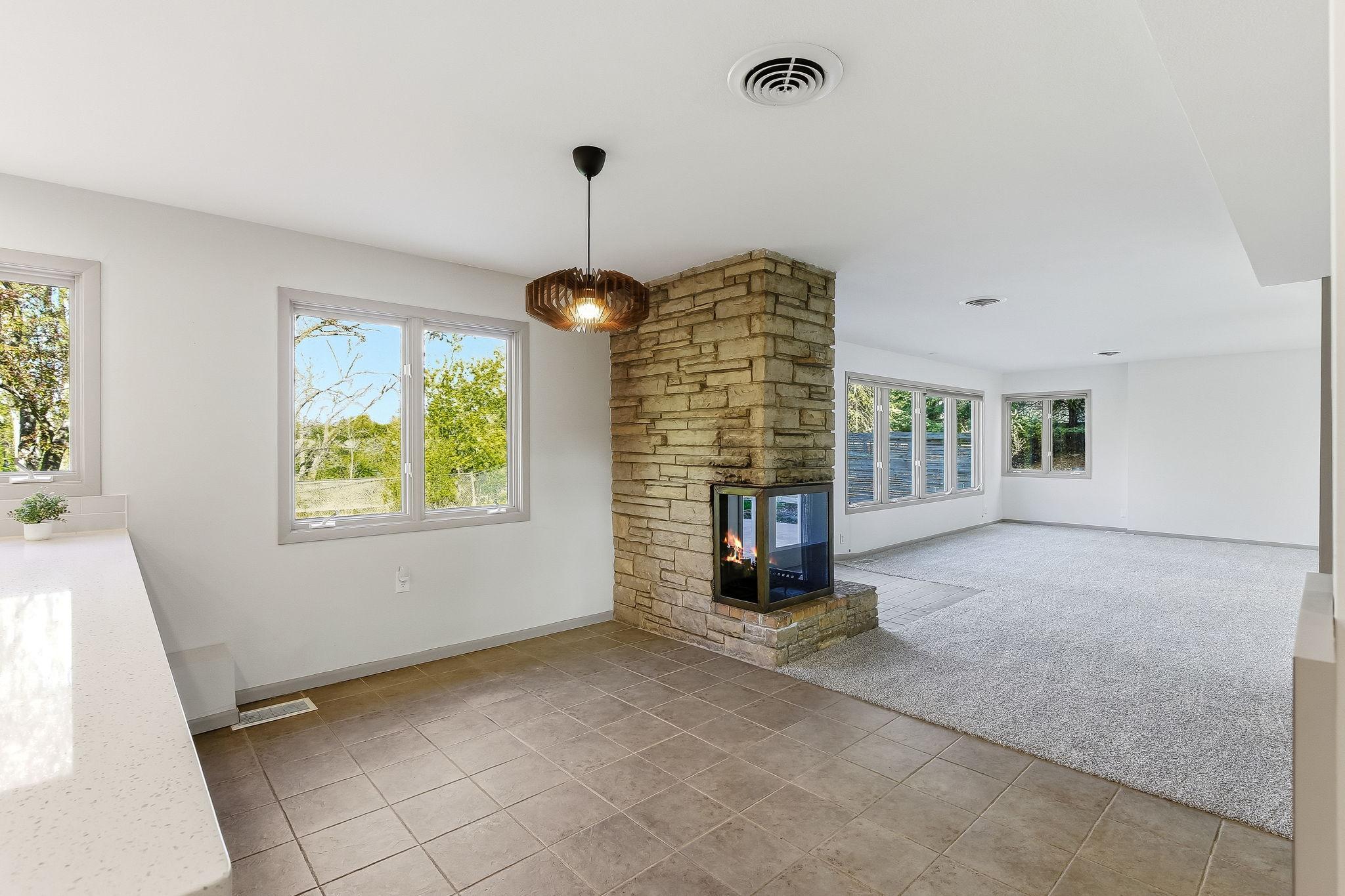 27-web-or-mls-323-Burntside-Dr-27.jpg