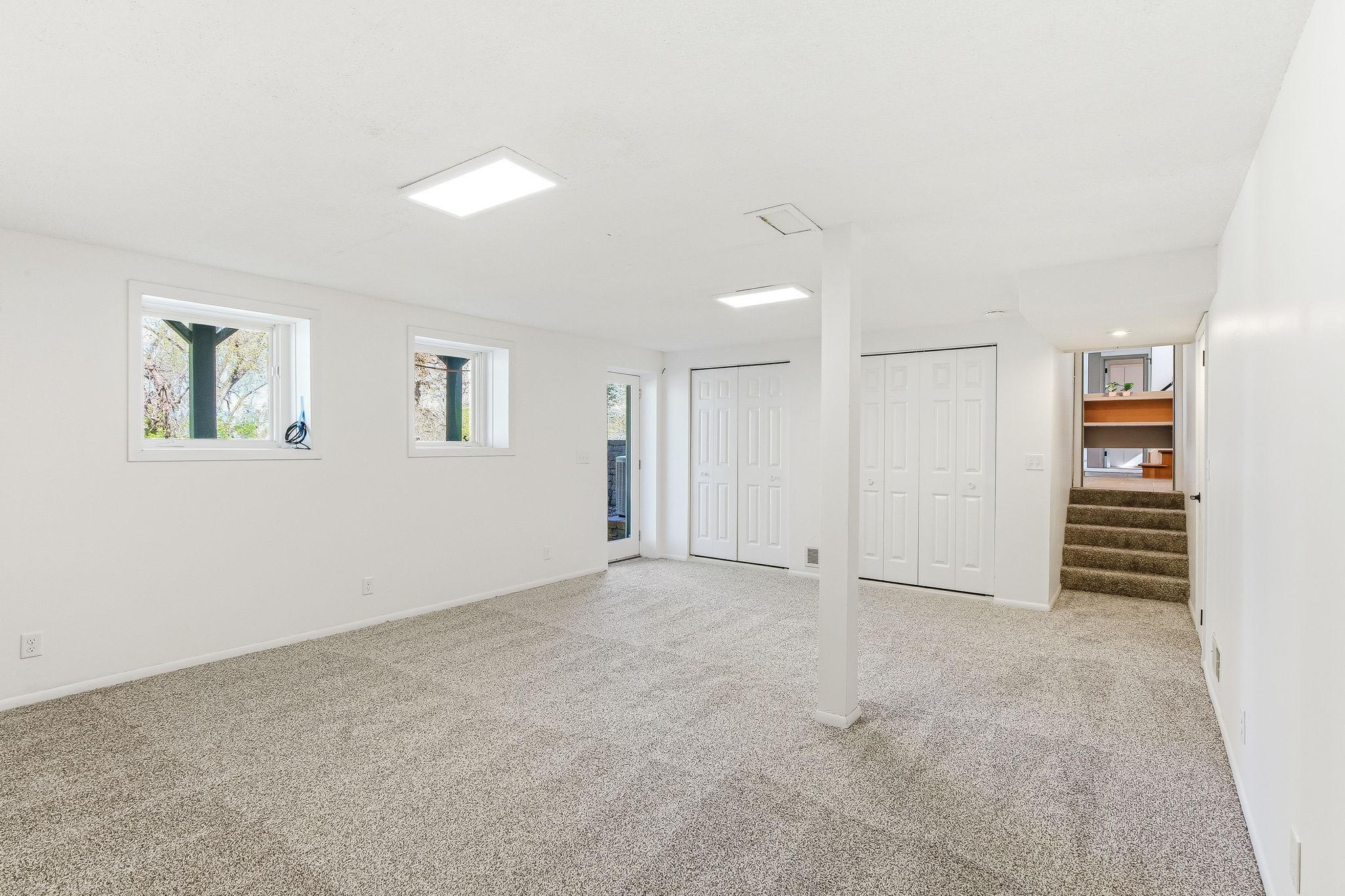 37-web-or-mls-323-Burntside-Dr-37.jpg