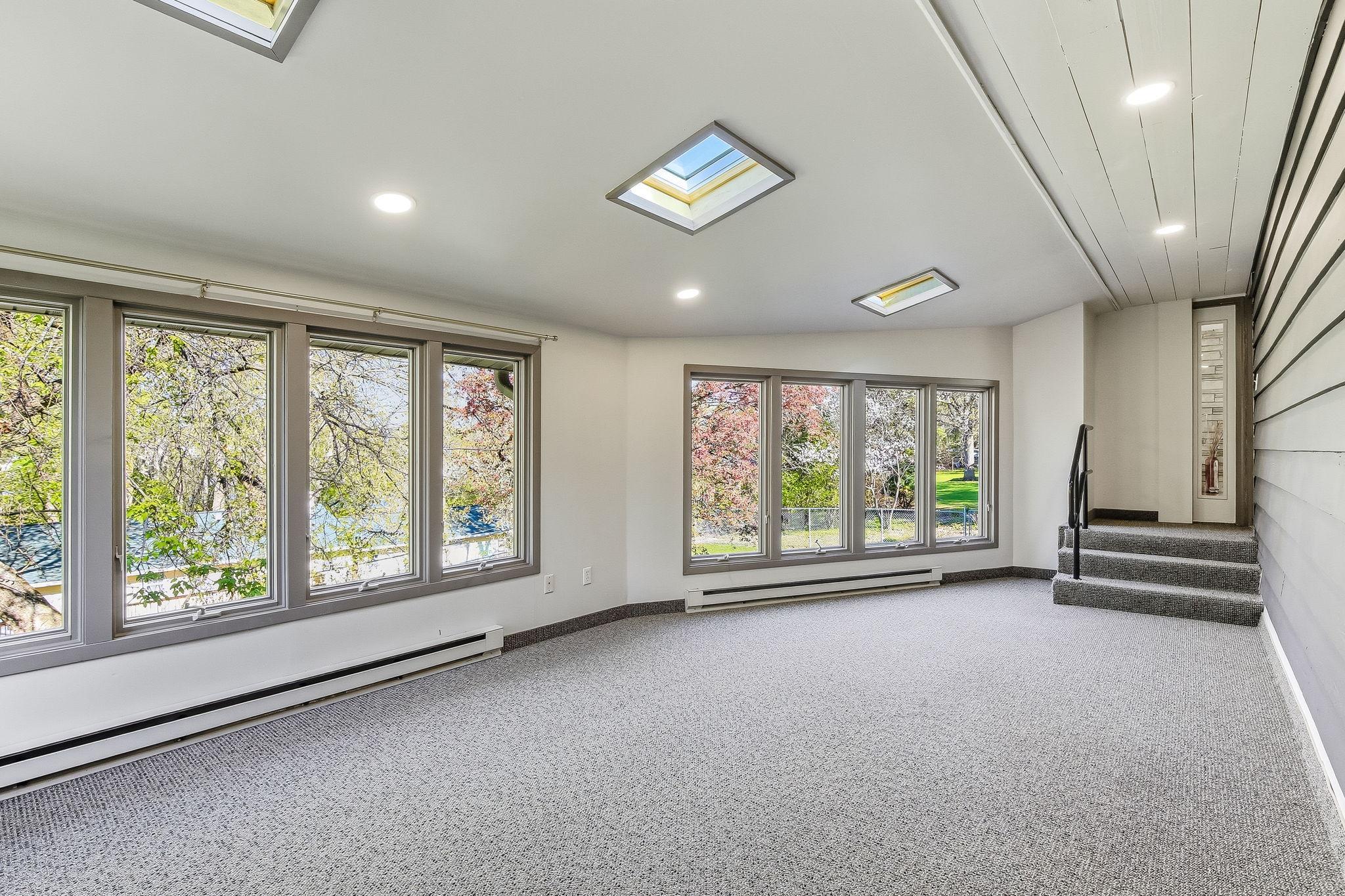 12-web-or-mls-323-Burntside-Dr-12.jpg