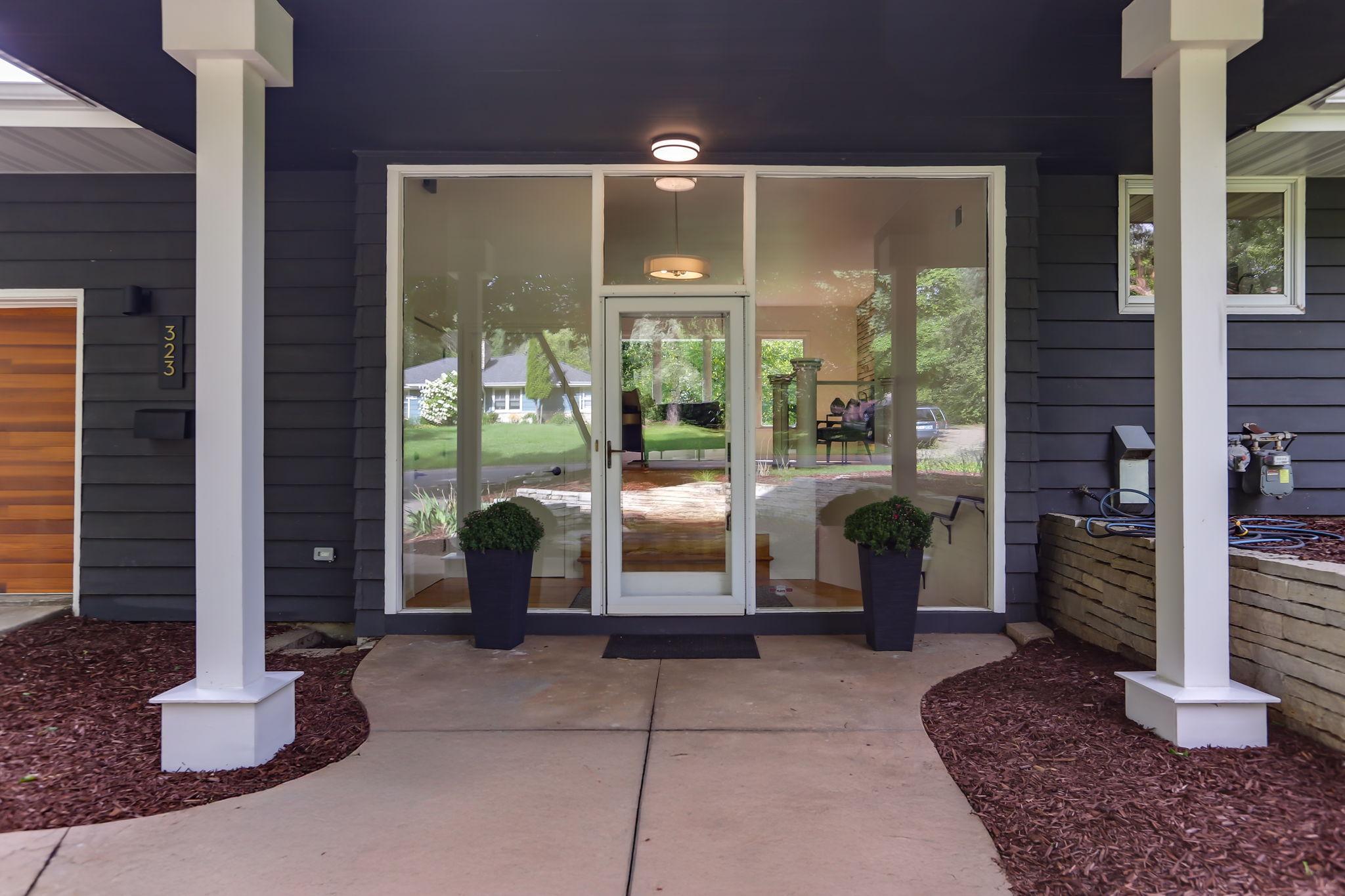 5-web-or-mls-323-Burntside-Dr-04.JPG