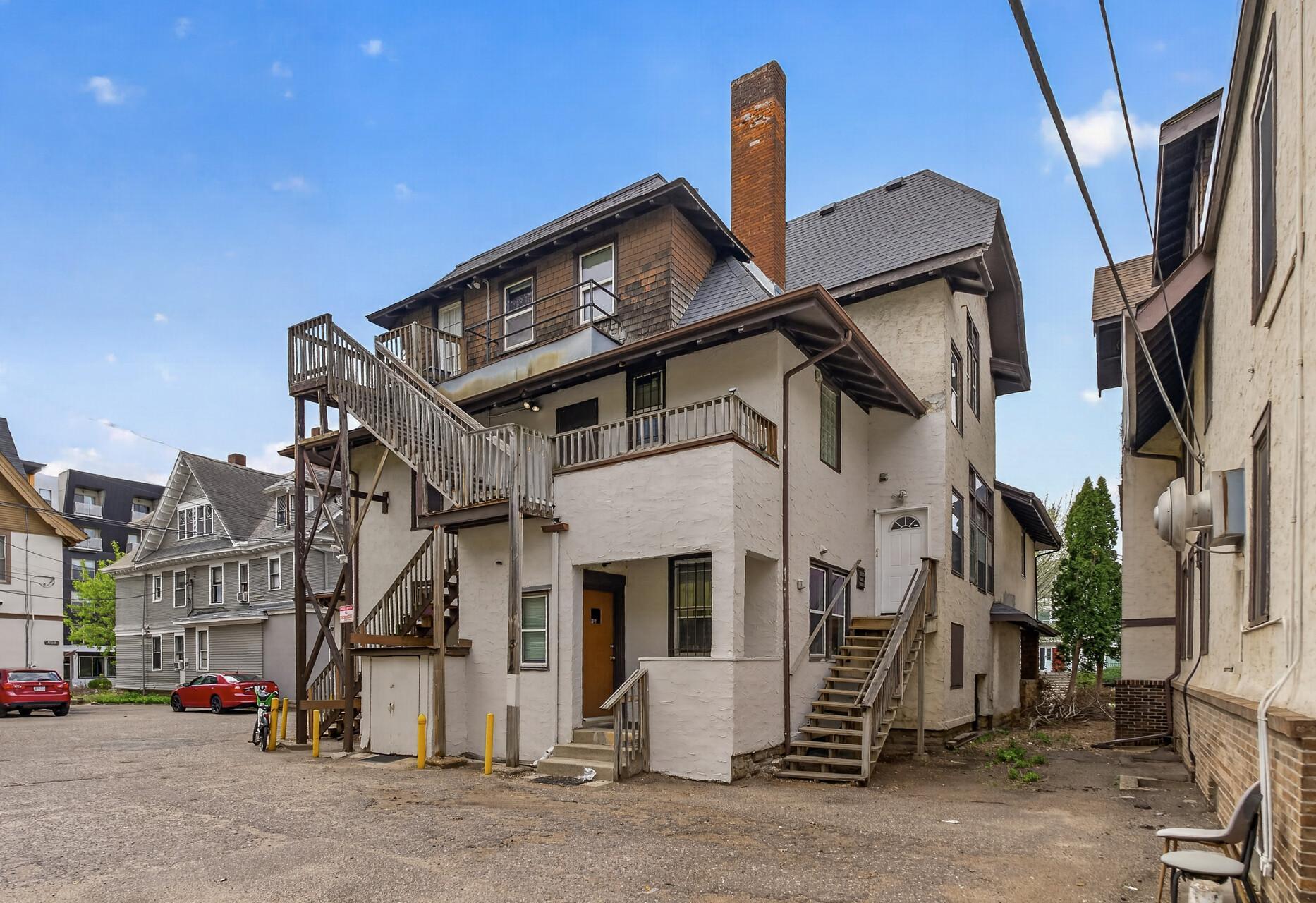 51_Dinkytown__South_MPLS51_mls.jpg
