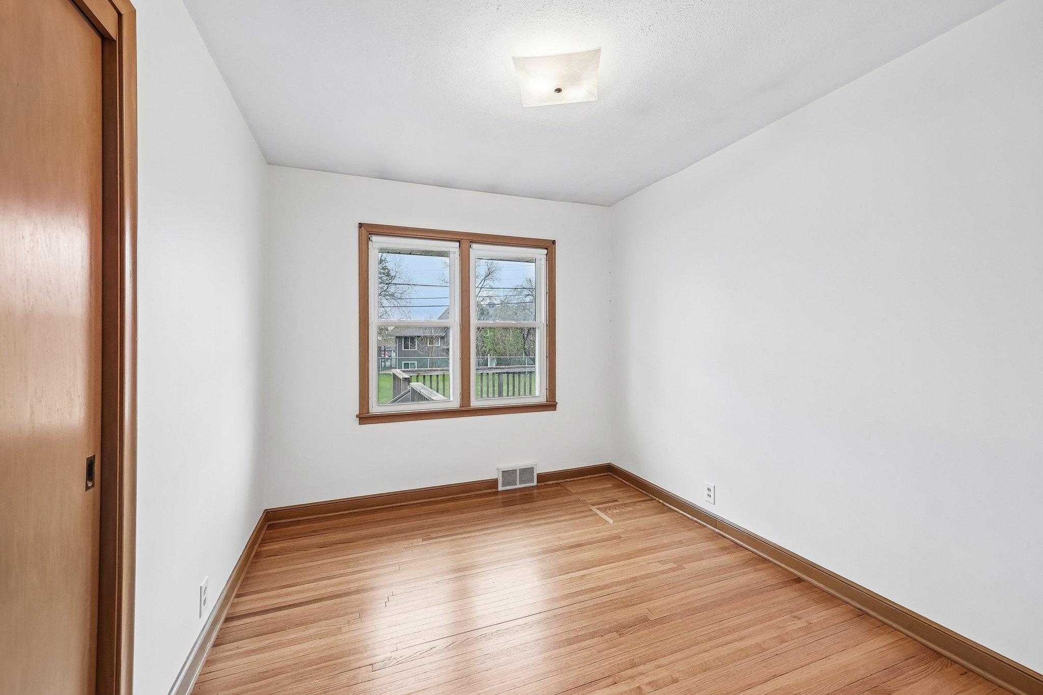 17-web-or-mls-Lilac Dr-S2604-023.jpg