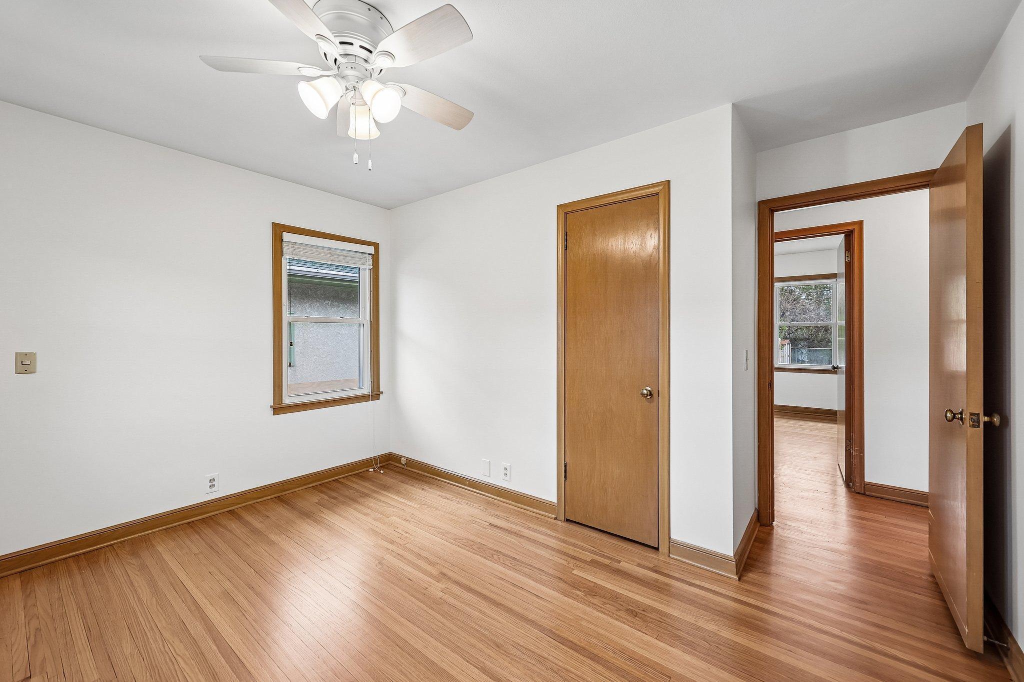 19-web-or-mls-Lilac Dr-S2604-026.jpg