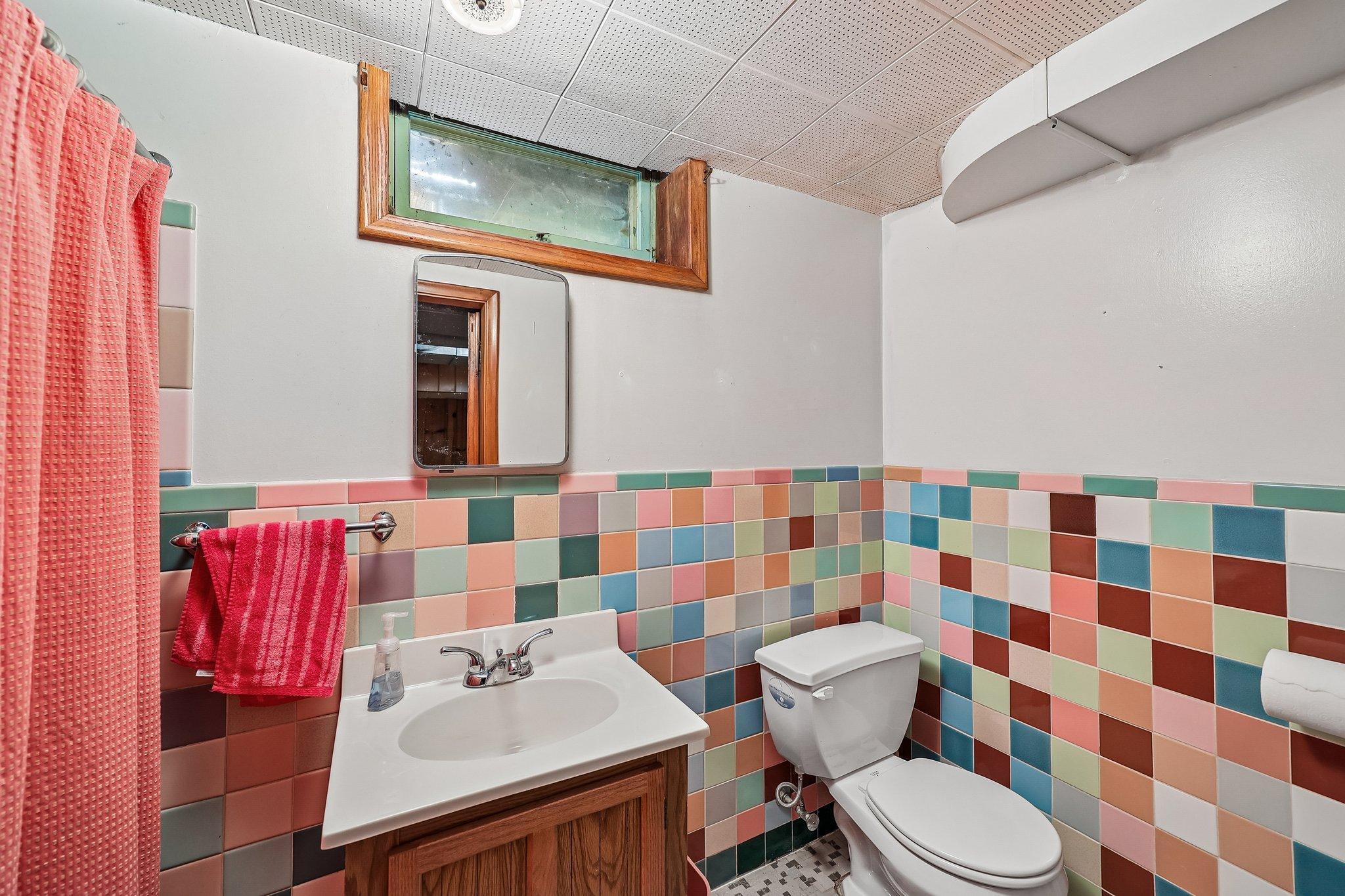 30-web-or-mls-Lilac Dr-S2604-040.jpg