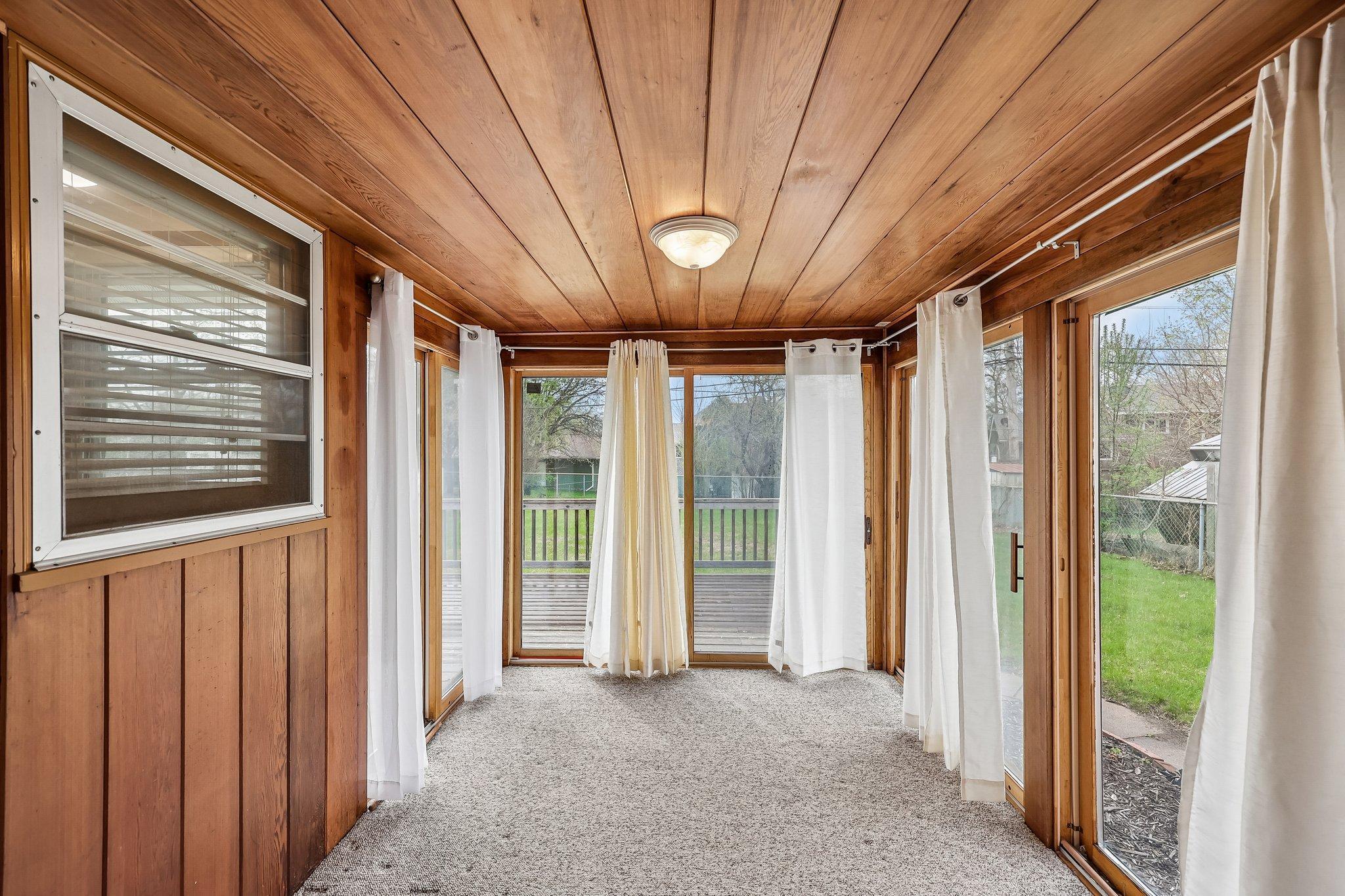 14-web-or-mls-Lilac Dr-S2604-017.jpg