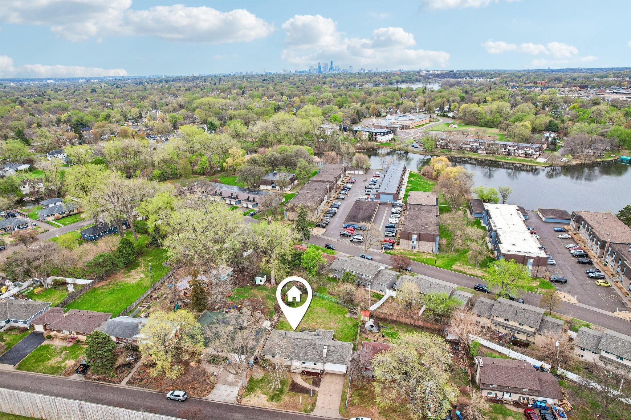 34-web-or-mls-Lilac Dr-S2604-056.jpg