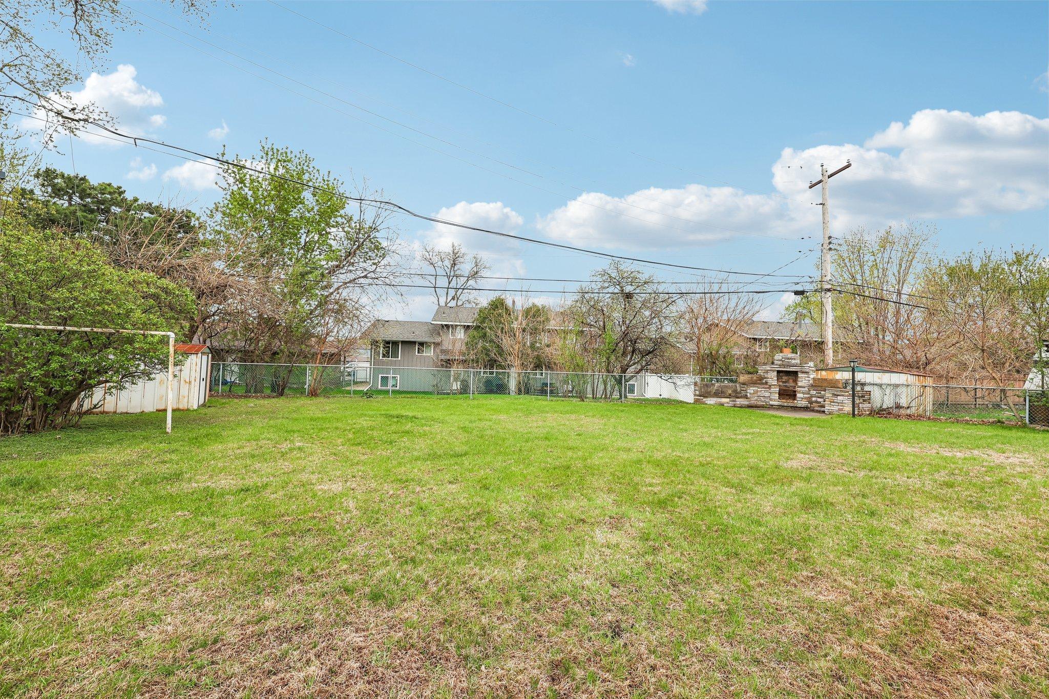 33-web-or-mls-Lilac Dr-S2604-051.jpg