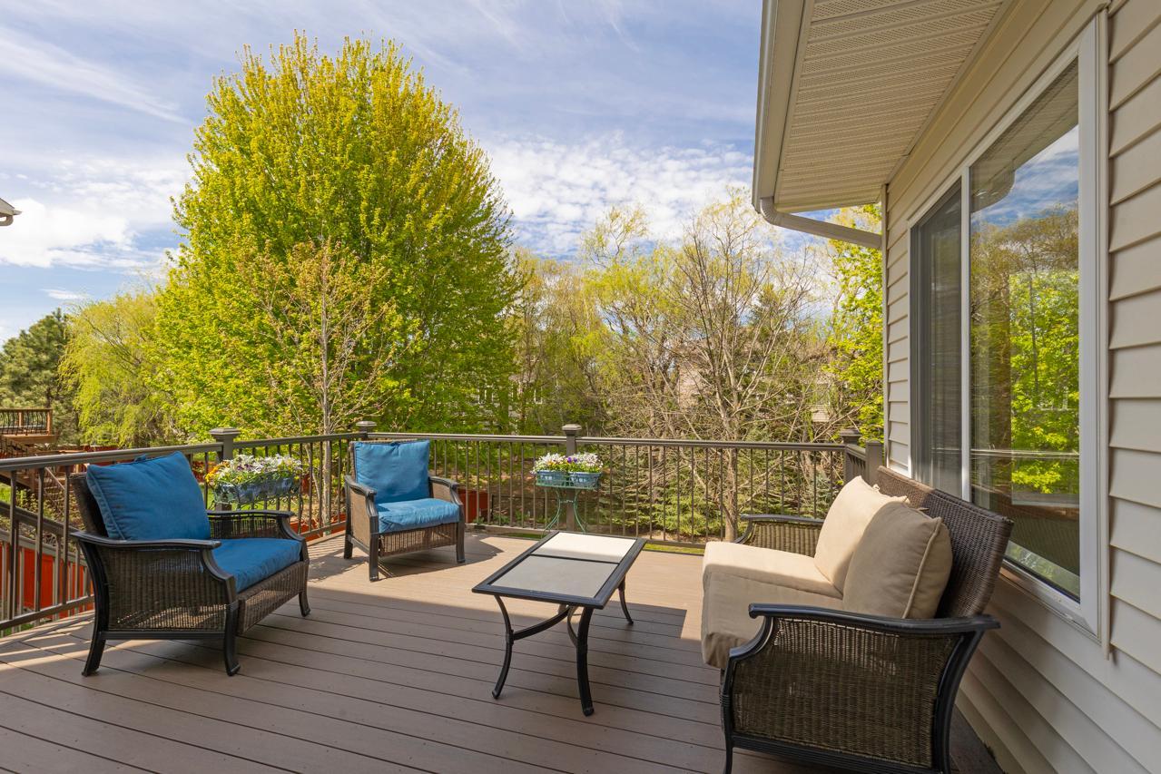 Expansive deck (new in 2022)
