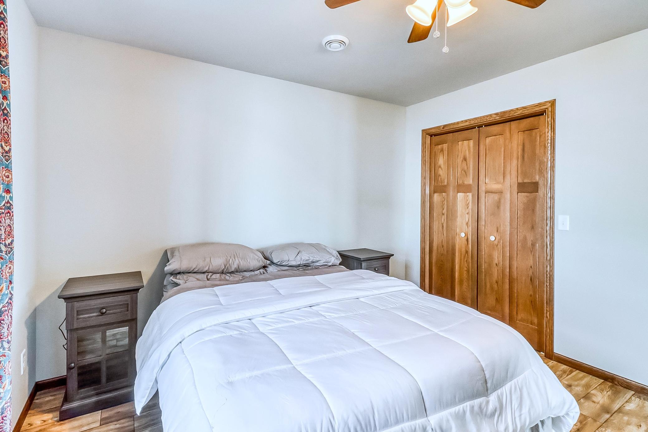 Bedroom1_2.jpg