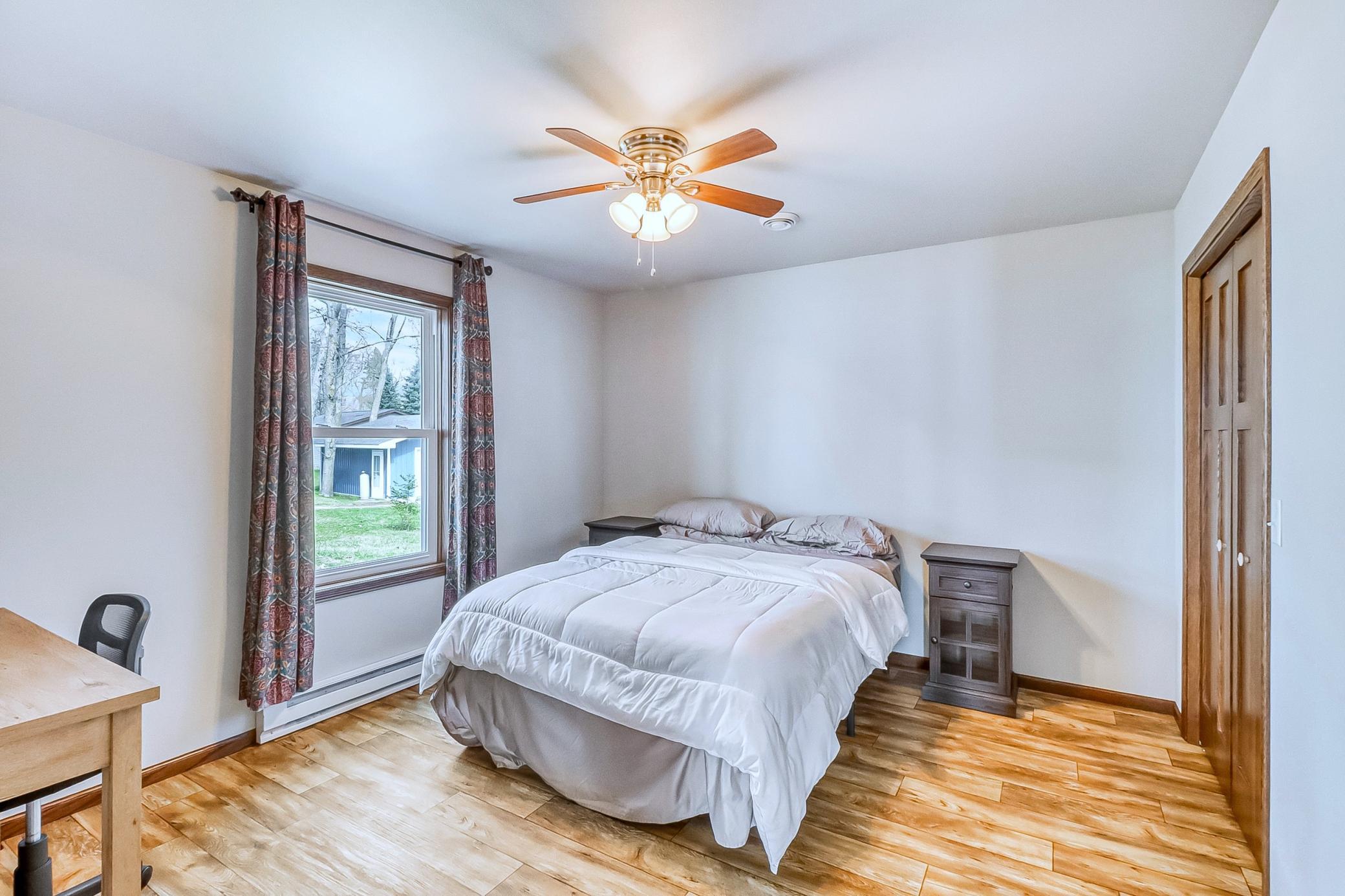 Bedroom1_1.jpg