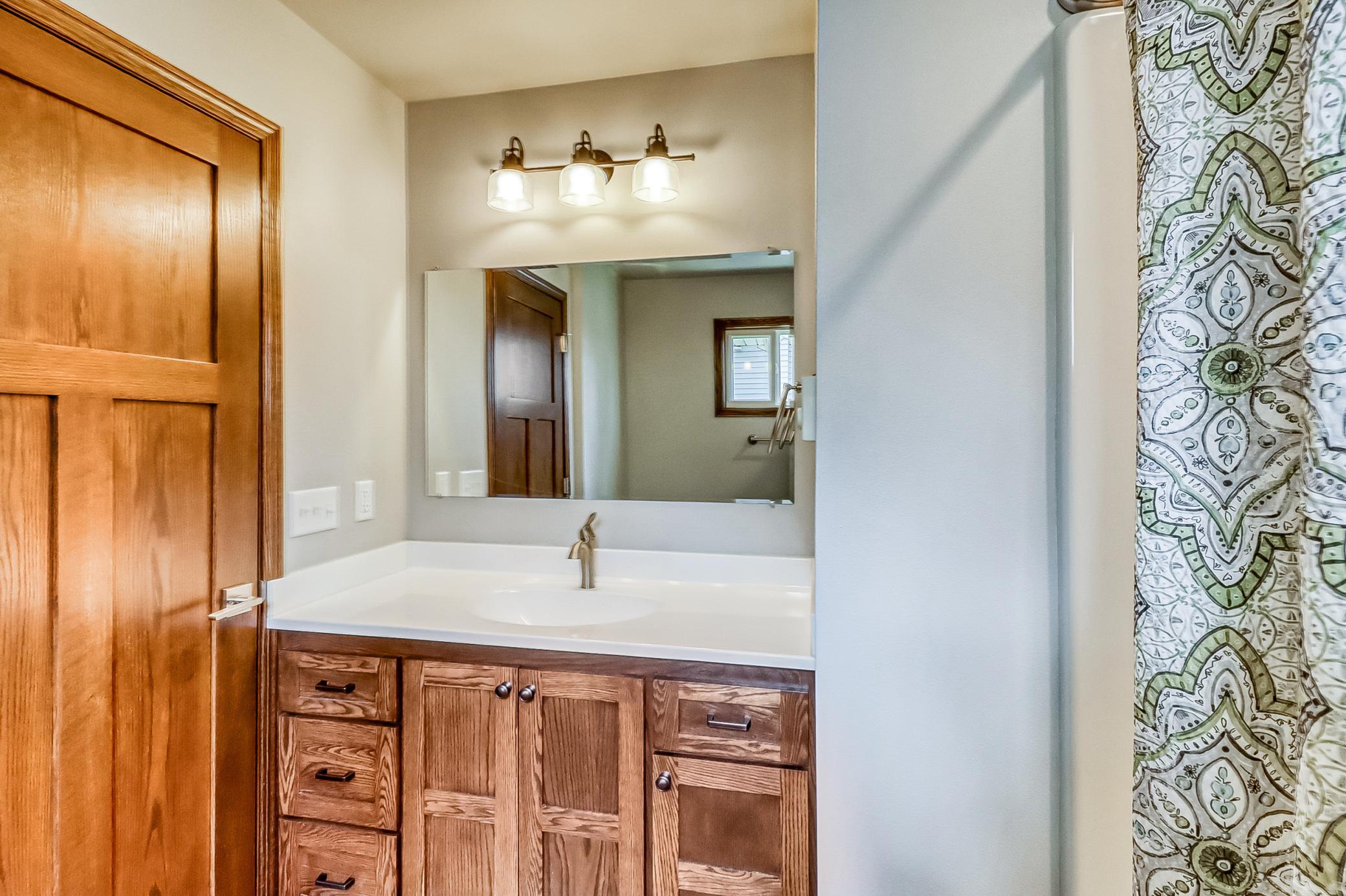 Bathroom1_2.jpg