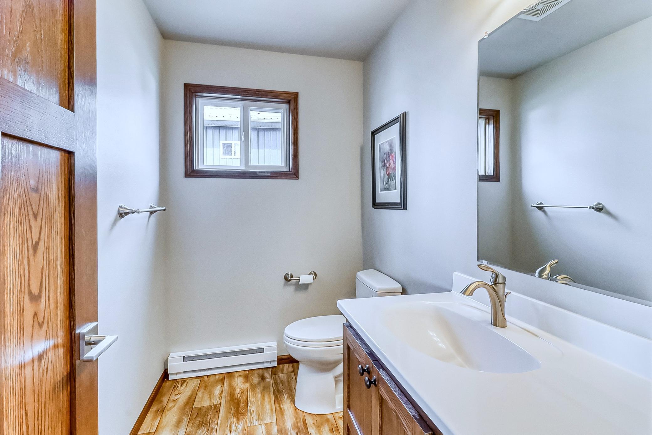 Half_Bathroom1_1.jpg