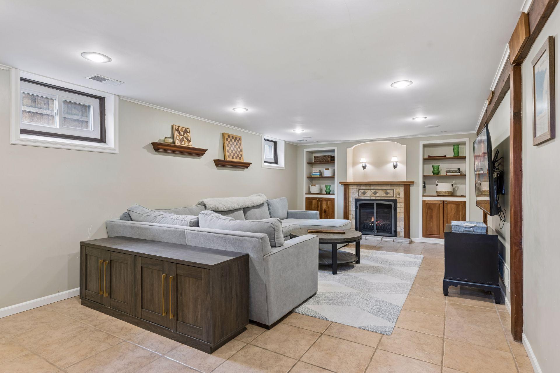 Entire LL has in-floor heat - perfect for winter months