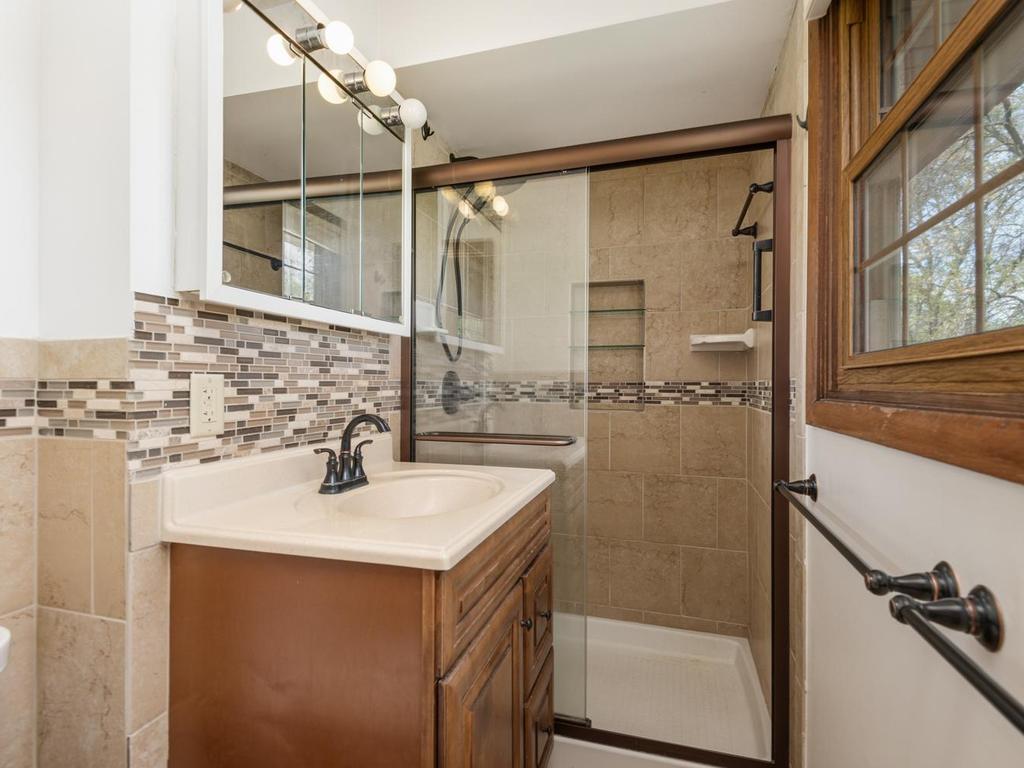 Primary 3/4 Bath