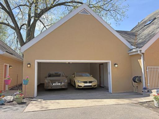 799 Heinel Drive, Saint Paul, MN 55113