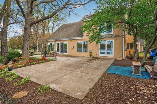 799 Heinel Drive, Saint Paul, MN 55113