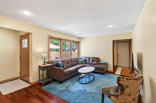 799 Heinel Drive, Saint Paul, MN 55113