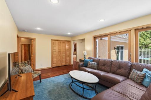 799 Heinel Drive, Saint Paul, MN 55113