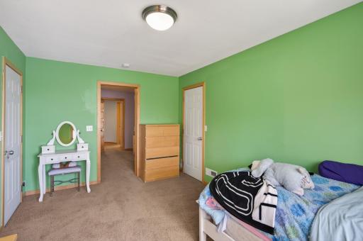 799 Heinel Drive, Saint Paul, MN 55113