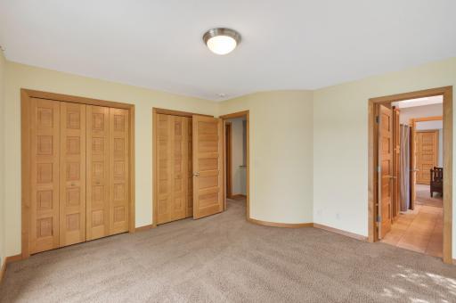 799 Heinel Drive, Saint Paul, MN 55113