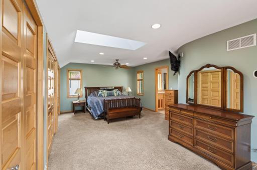 799 Heinel Drive, Saint Paul, MN 55113