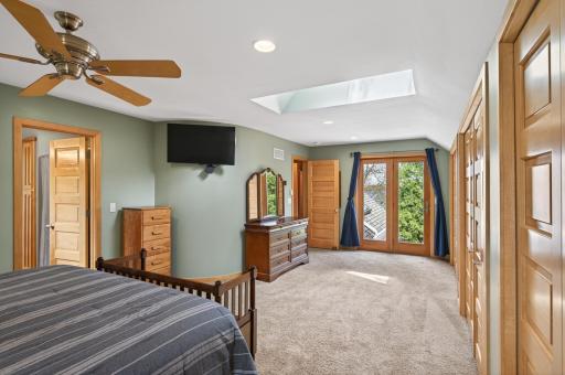 799 Heinel Drive, Saint Paul, MN 55113