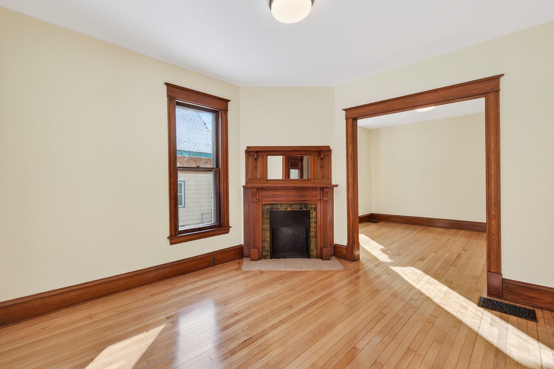 DECORATIVE FIRE-PLACE