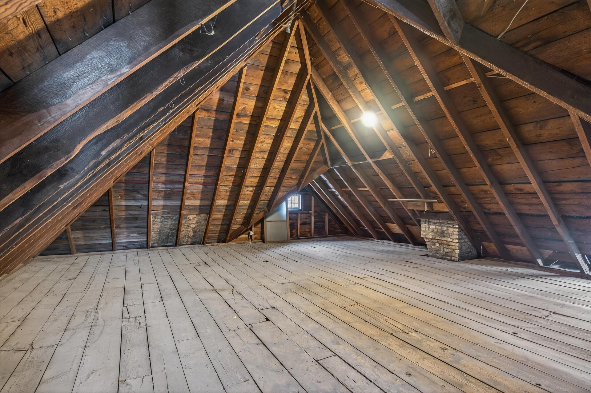 3RD FLOOR EXPANSION POSSIBILITIES!