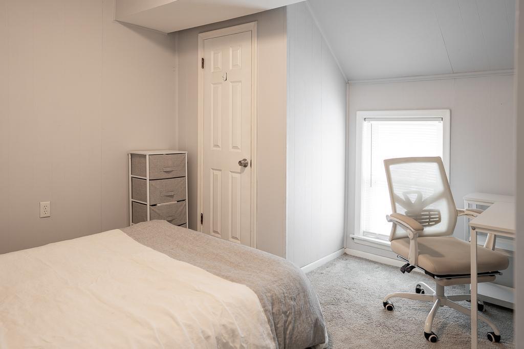 1124 5th St NE-16.jpg