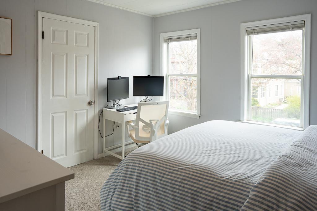 1124 5th St NE-17.jpg