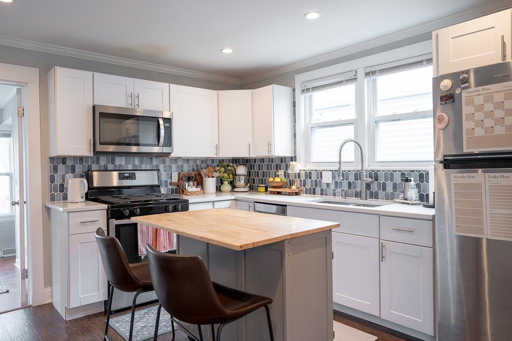 1124 5th St NE-8.jpg