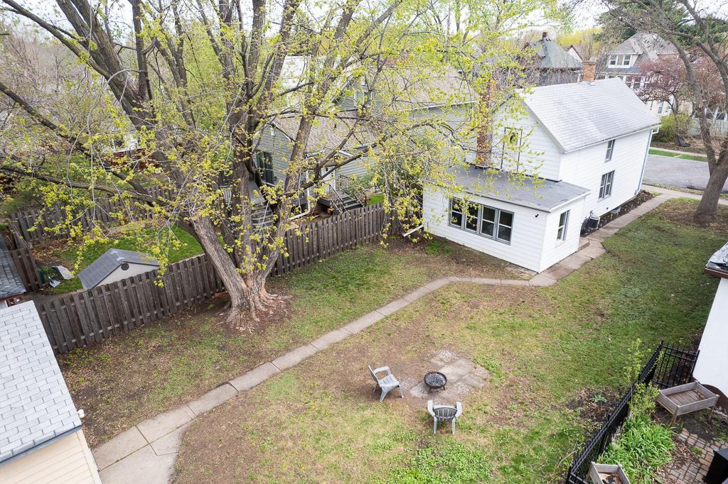 1124 5th St NE-20.jpg