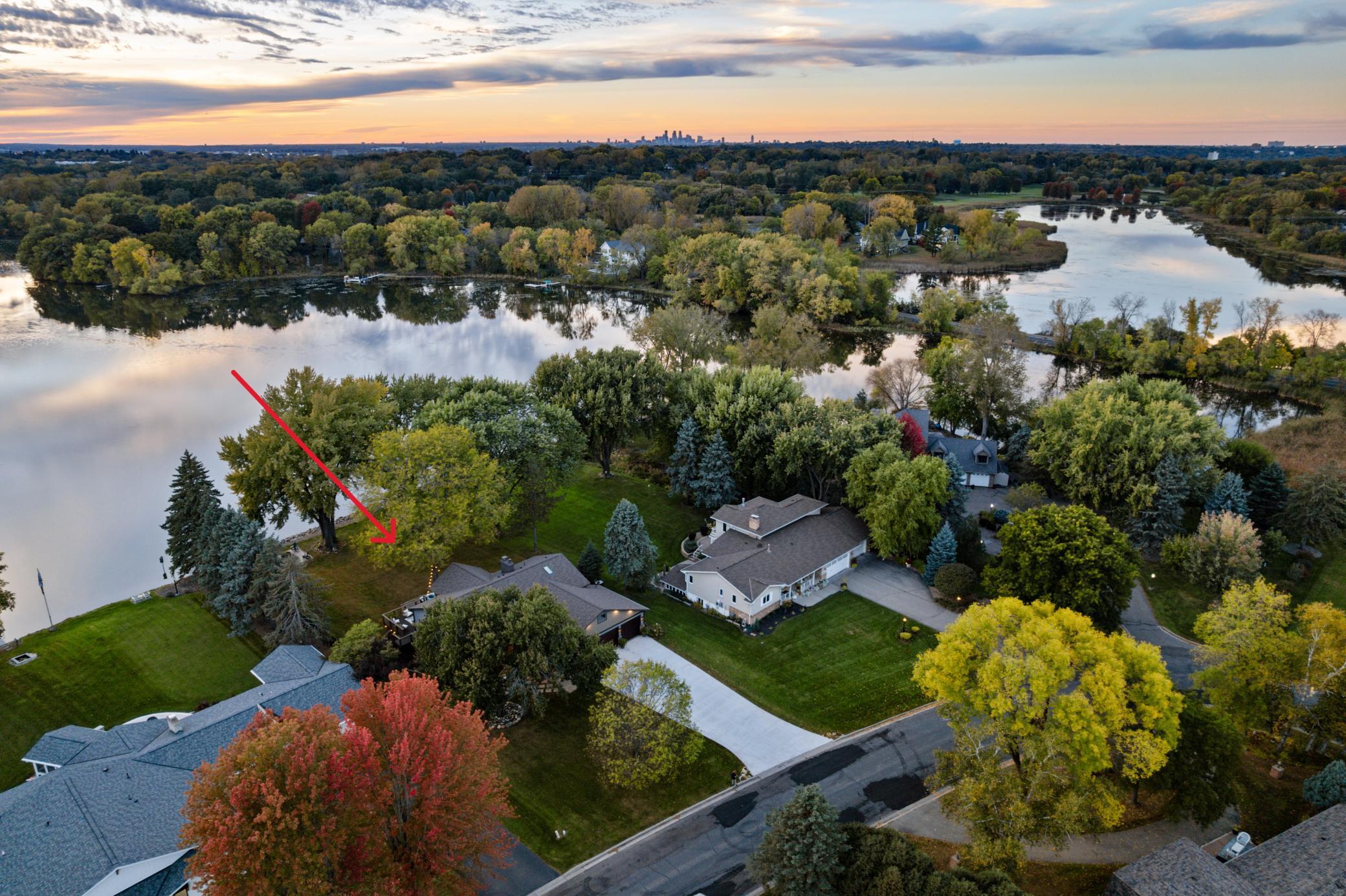 Vivid Spaces_2311 Swan Dr, Twilights_02.jpg