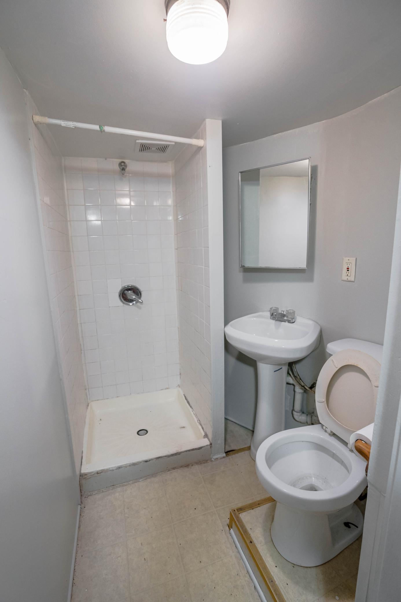 NON-CONFORMING 5TH UNIT