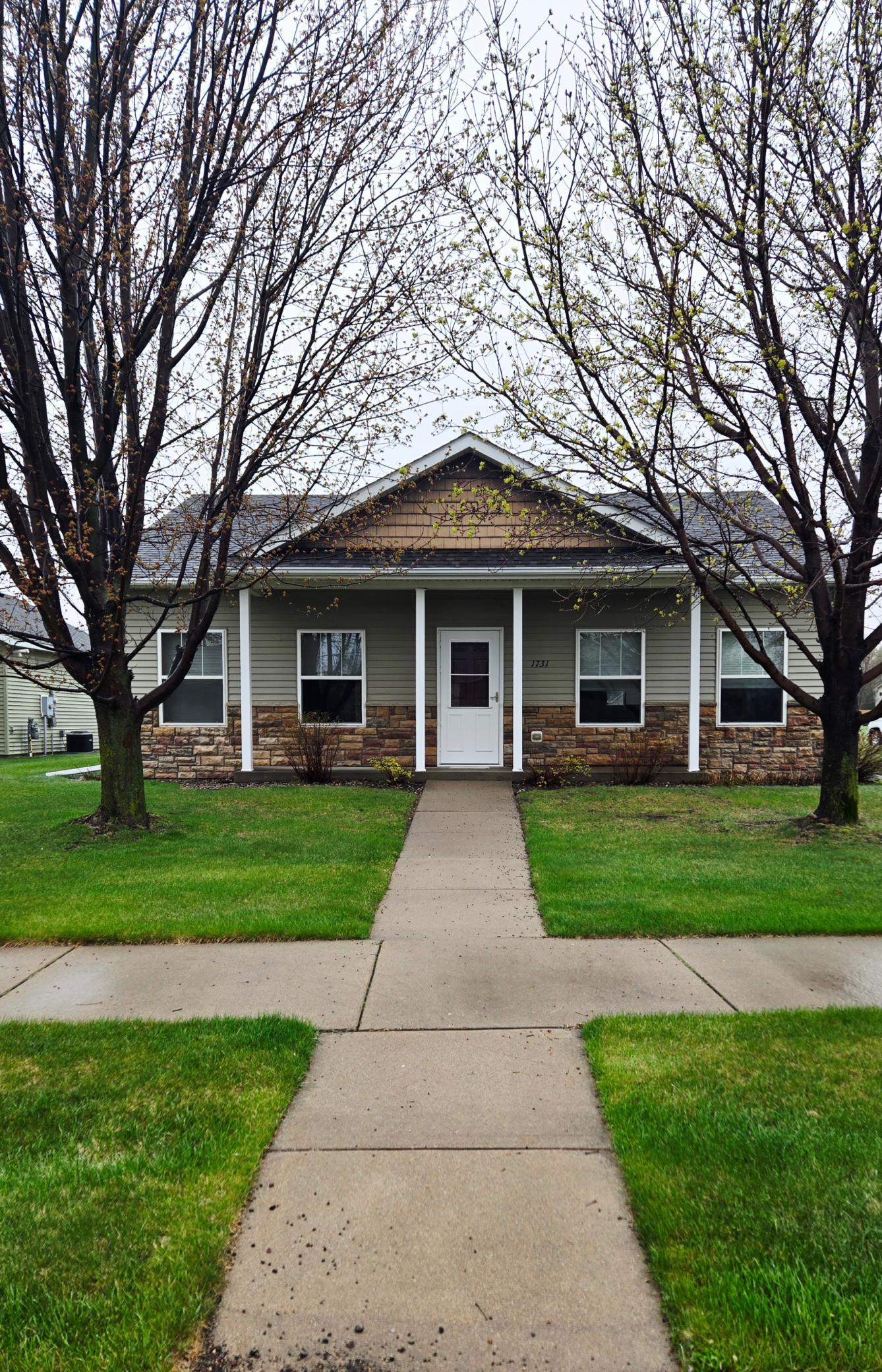 Stellmach Marcia Front Pic.jpg