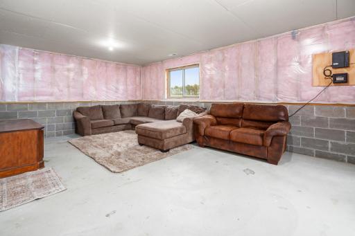 20260427-800_SecondAveSW_Rice_Interior-13.jpg