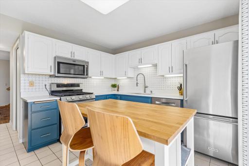 15705 24th Avenue N, B, Minneapolis, MN 55447