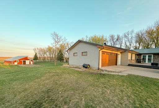 1110 110th Avenue, Hadley, MN 56151