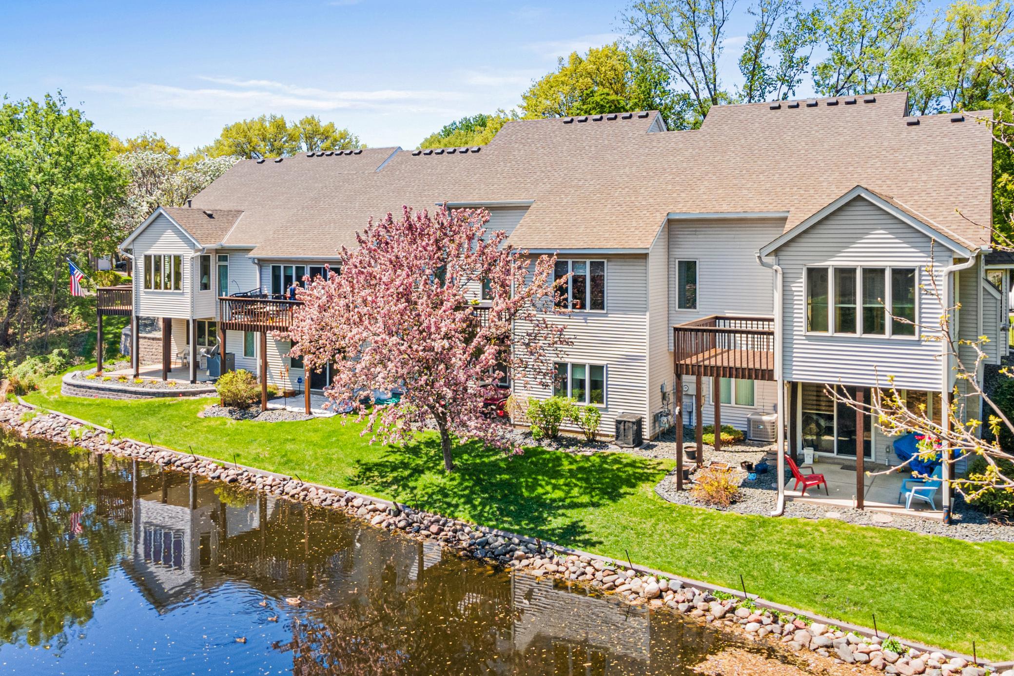 There's plenty of ducks and wildlife on the pond to keep you entertained for hours.