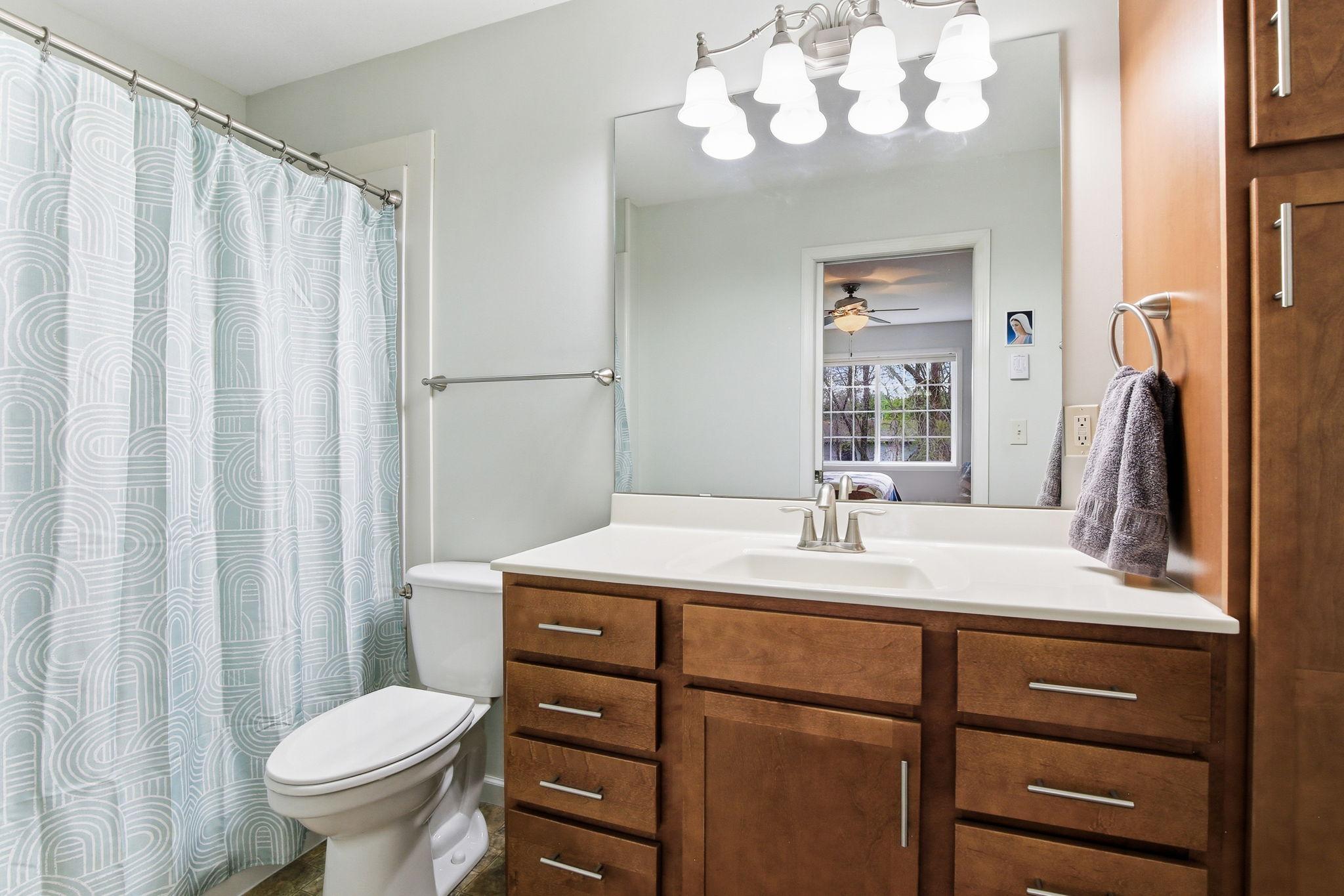 Primary En Suite bath