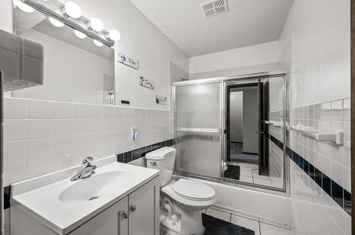7501 62nd Court N, Minneapolis, MN 55428