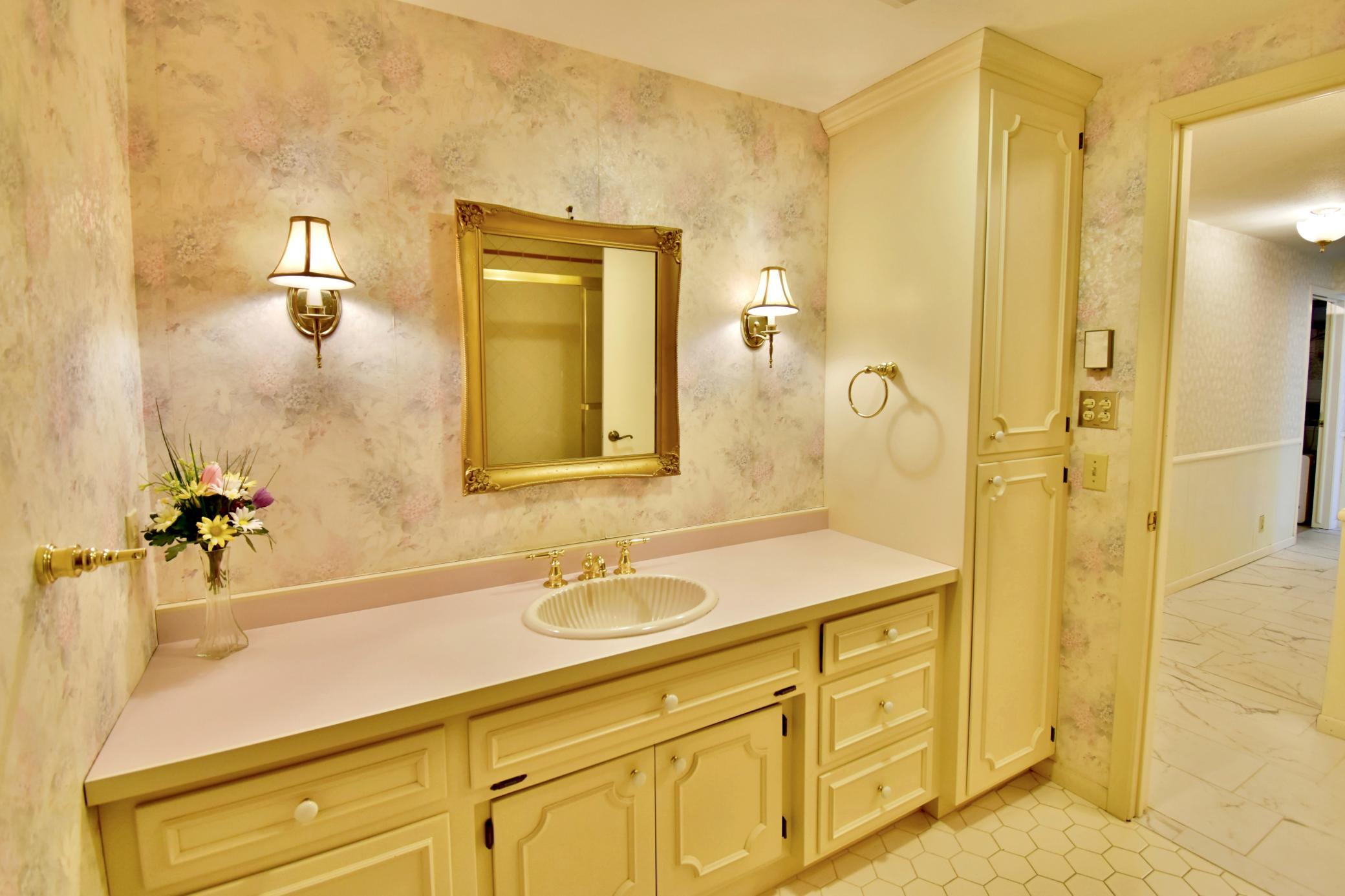 Bathroom 5 LL