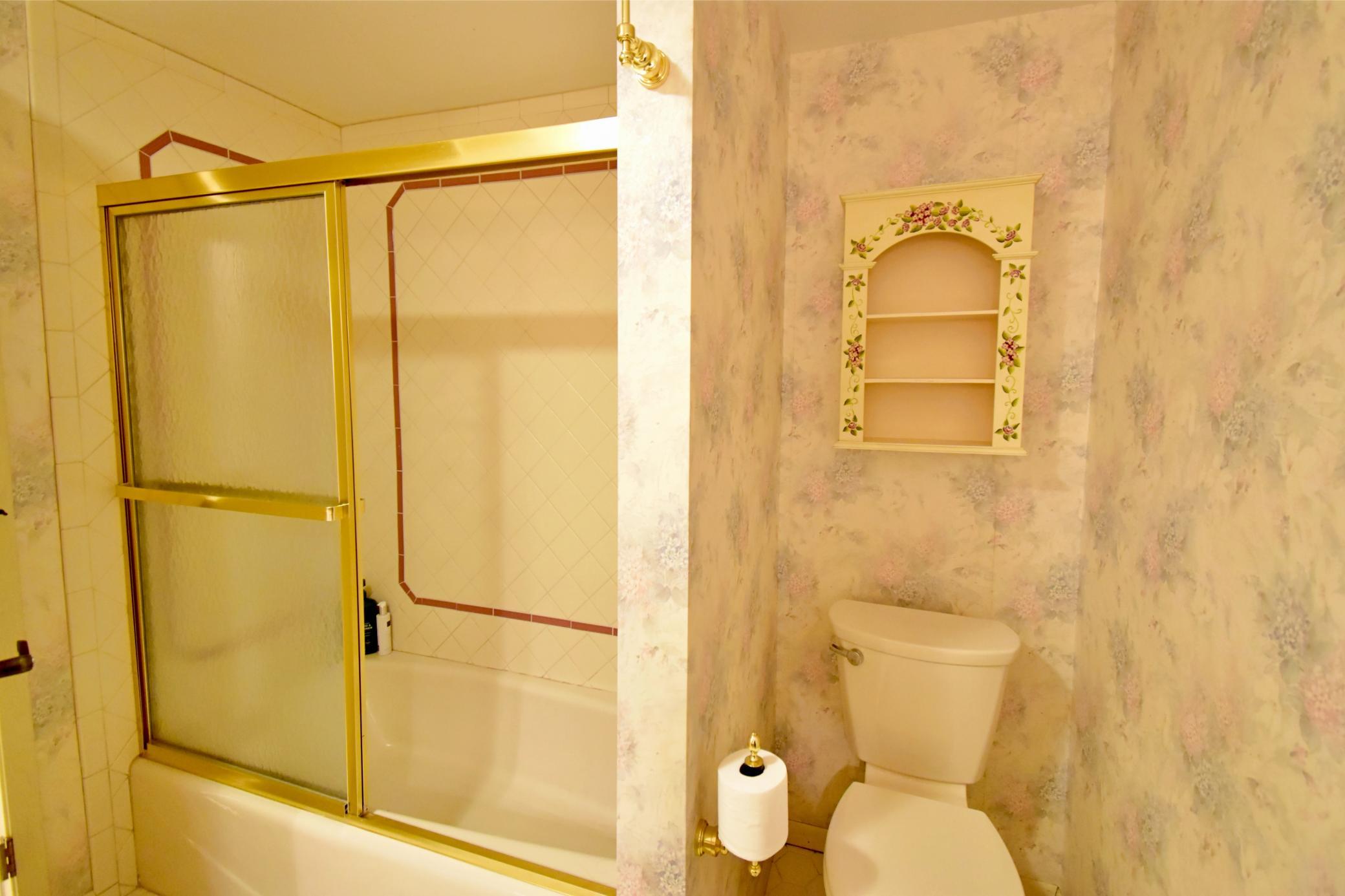 Bathroom 5 LL