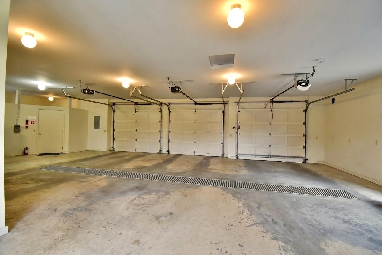 Virtual staged garage 1 (drain in floor is a bit shorter)