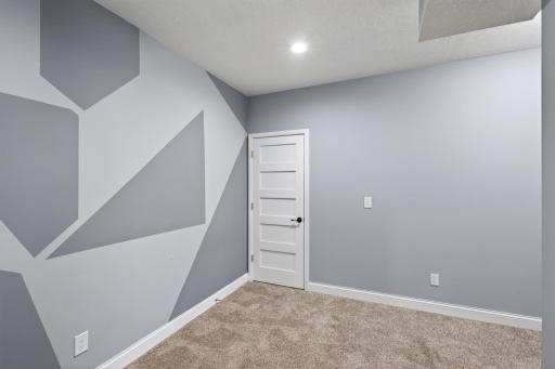 15275 Plumstone Drive, Eden Prairie, MN 55347