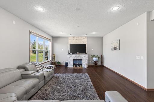 15275 Plumstone Drive, Eden Prairie, MN 55347