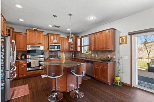 15275 Plumstone Drive, Eden Prairie, MN 55347