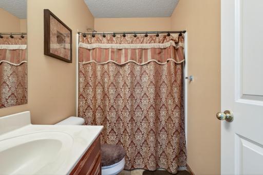 15275 Plumstone Drive, Eden Prairie, MN 55347