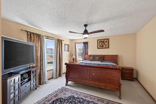 15275 Plumstone Drive, Eden Prairie, MN 55347